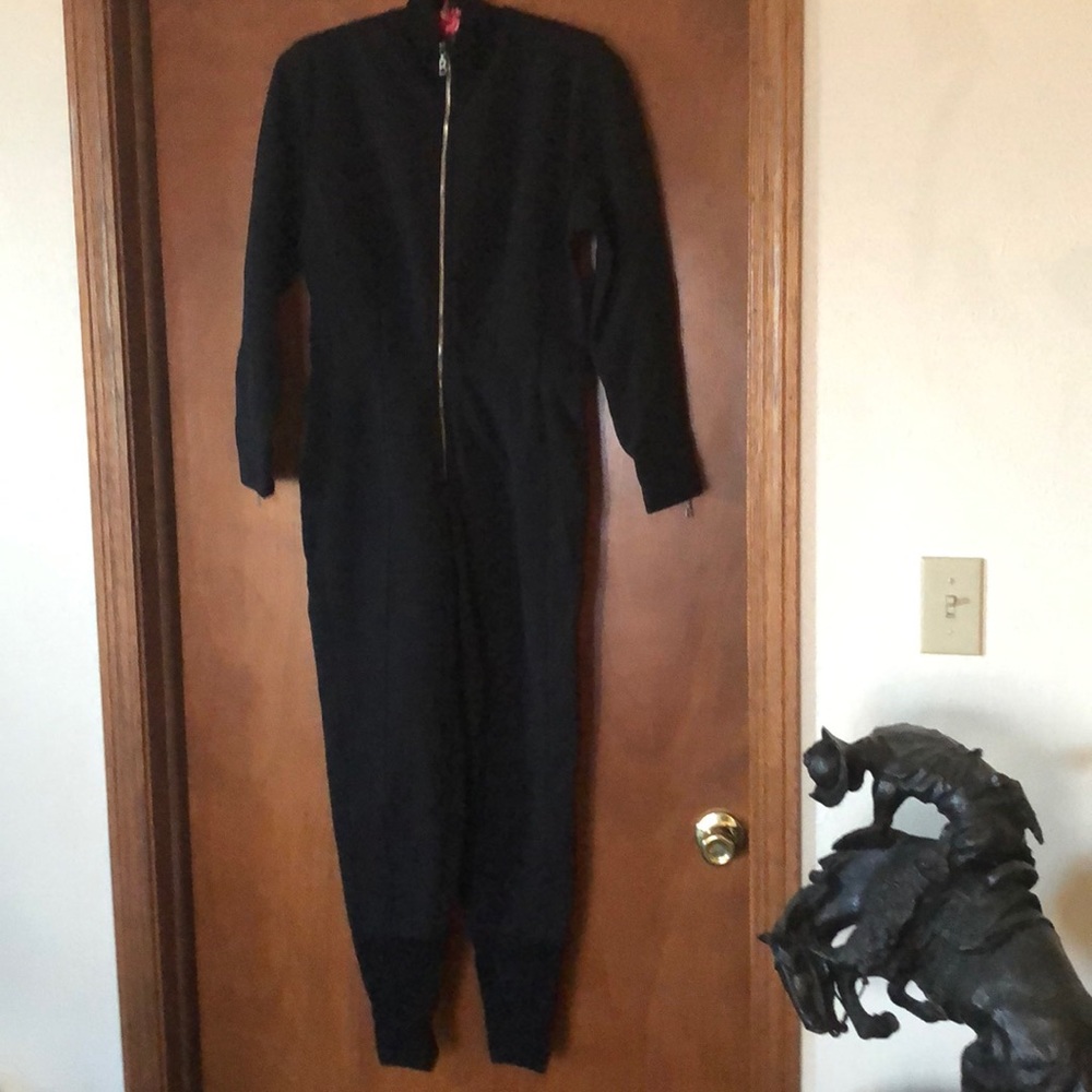 Ski jumpsuit will fit 8 or 10. Label says 12